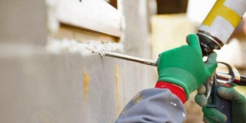 Jak vyčistit montážní pěnu z linolea: zmrazené a čerstvé